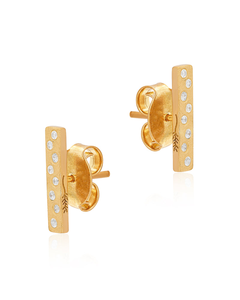 Chic Vermeil Bar Earrings - Gold