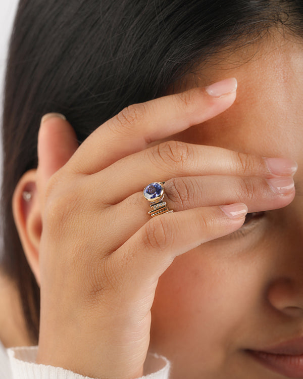 Tanzanite and Diamond 18k Gold Ring