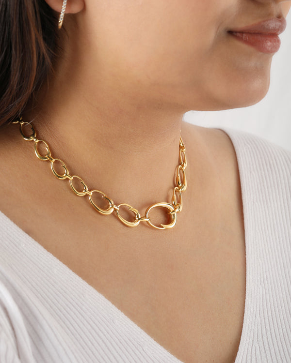 Naia Curvy Link Necklace